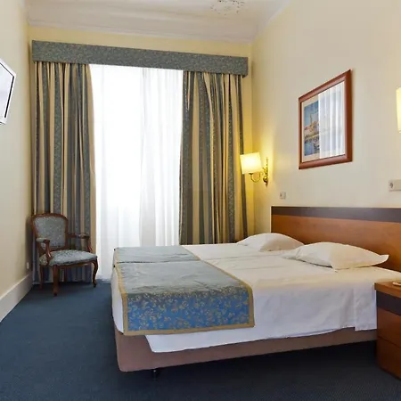 Hotel Florescente 3*